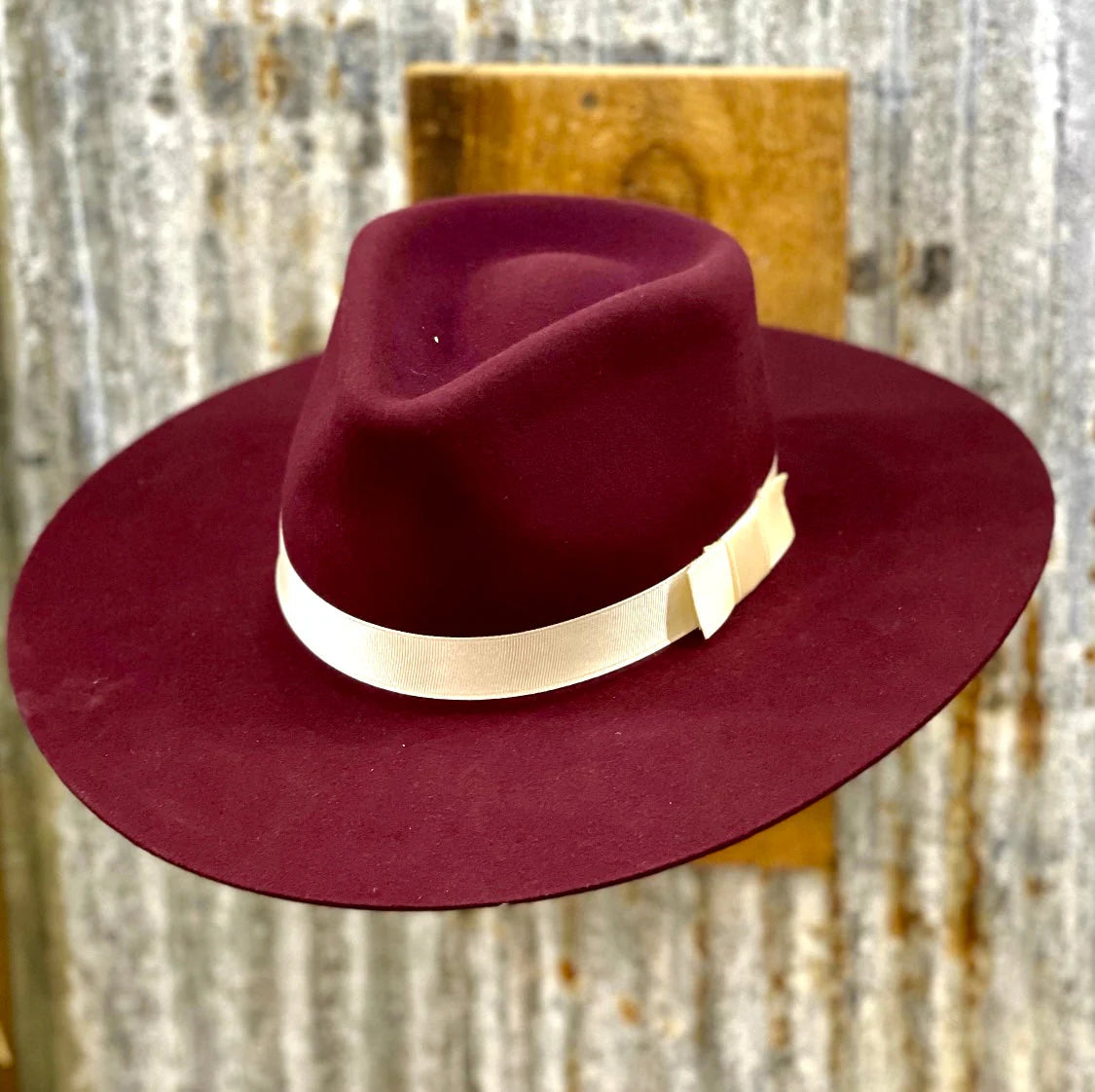 Fedora Twister in Burgundy